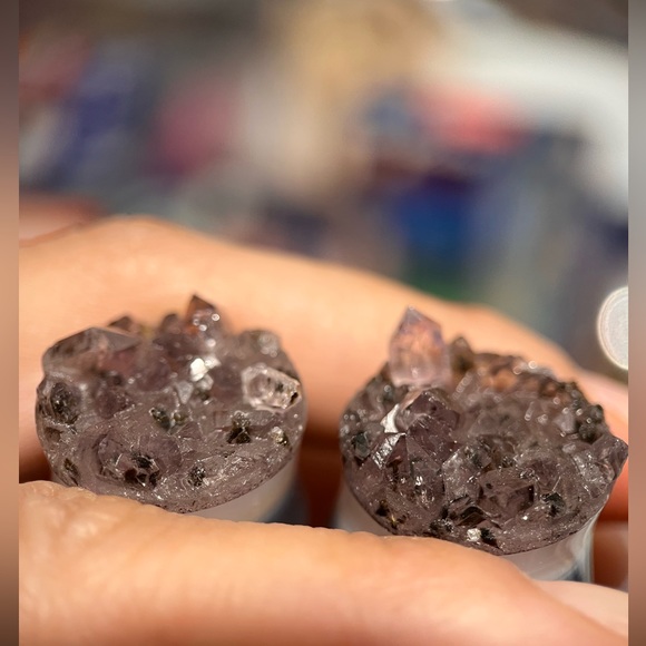 Oracle Rough Faced Amethyst Plugs in 19mm - Picture 5 of 10